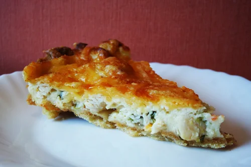 Tarta z piersią z kurczaka i beszamelem