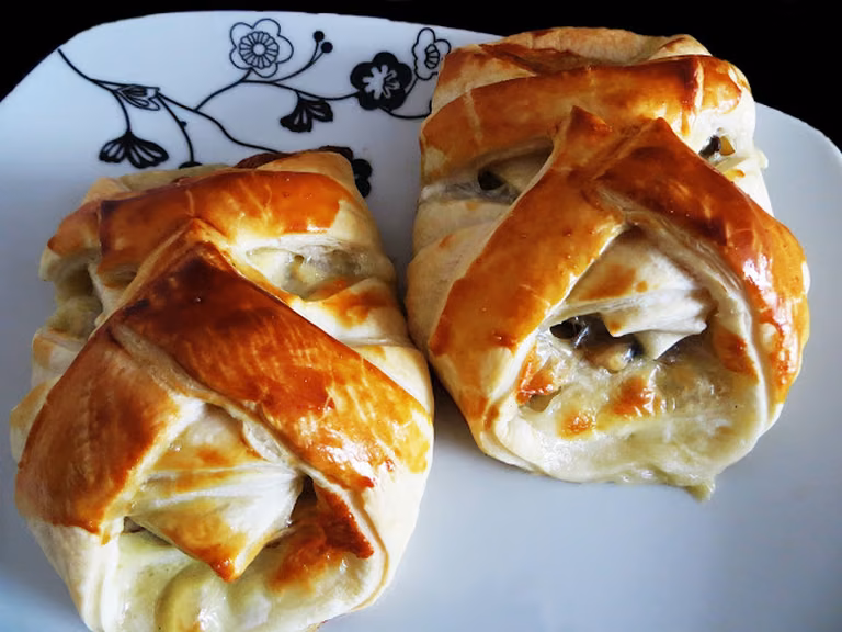 Dorsz w cieście francuskim z pieczarkami