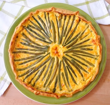 Quiche z fasolką szparagową w sosie śmietanowo-szafranowym