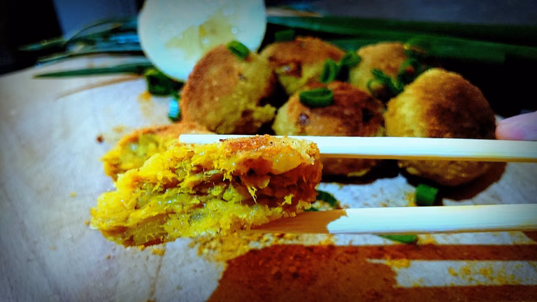 obłędne kotleciki curry z tuńczyka