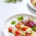 SZASZŁYKI Z HALLOUMI I ARBUZEM