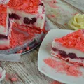 Tort lodowy z wiśniami