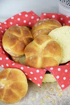 Domowe, idealne kajzerki!