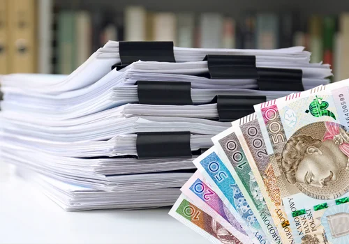Uwaga pracownicy! 1431 złotych od kwietnia -ZUS wypłaca wyższe stawki w 30 dni