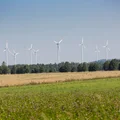 Będziemy płacić mniej za prąd?! Rząd planuje zmiany w energetyce wiatrowej!