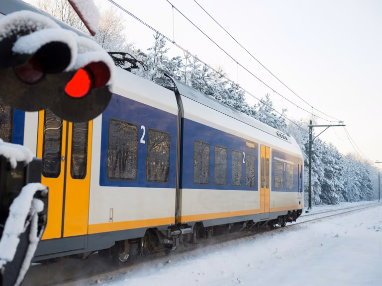 Setki osób nie dotarły dziś do pracy! Rozpoczął się strajk maszynistów WDK!