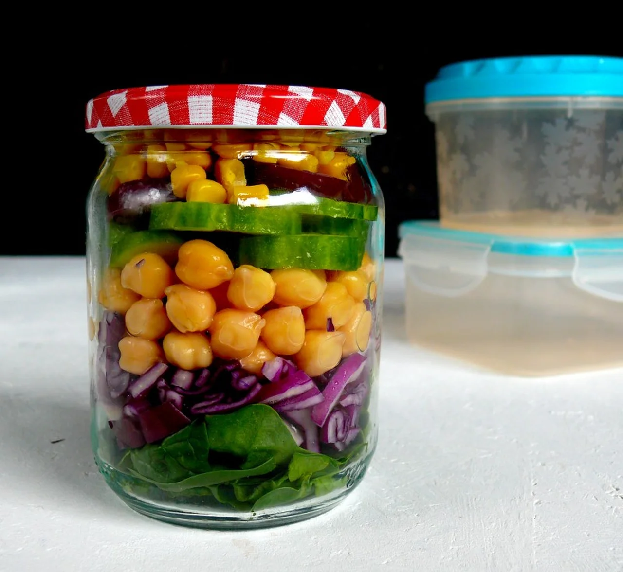 Lunchbox – jakie warzywa są dobre na sałatkę do pracy?