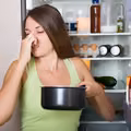 Z Twojej lodówki brzydko pachnie? Wypróbuj ten sposób!