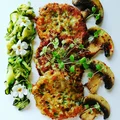 Placki z cukinii, pieczarek i mozzzarelli