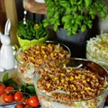 Sałatka warstwowa gyros-tzatziki z prażoną cebulką