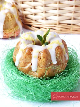 Babeczki Wielkanocne z lukrem i posypką mango! :) W sam raz do sobotniego koszyczka