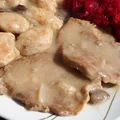 Karkówka duszona w sosie grzybowym