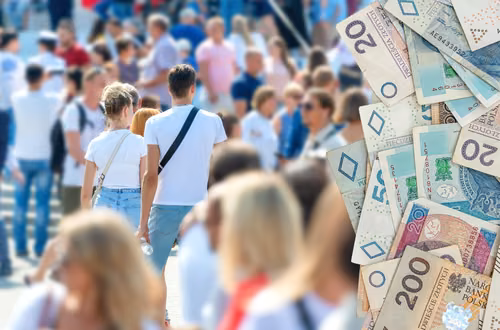 Dodatkowe 240 zł na kontach Polaków! Ponad 2,4 mln osób już dostało przelew