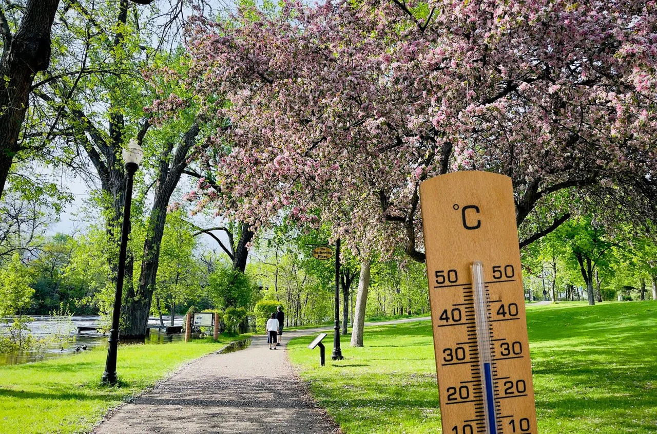 Nadchodzi fala ciepła, której nikt się nie spodziewał: IMGW zapowiada nawet 25°C!