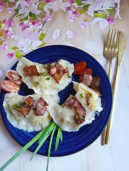 Pierogi z ziemniakami i cebulką