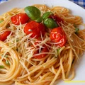 Spaghetti z pomidorami i czosnkiem