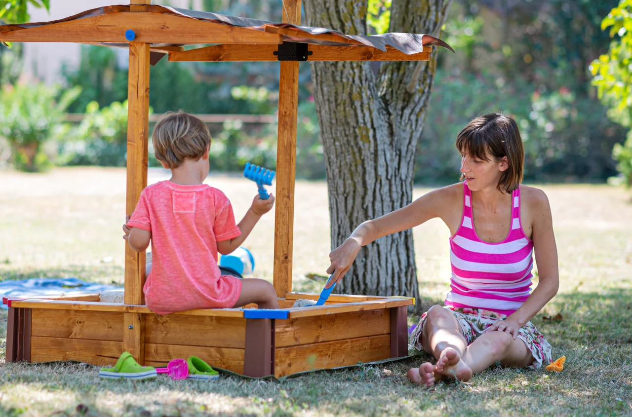 2333 złotych co miesiąc dla każdego! W zamian likwidacja 800 plus - zapadła decyzja w sprawie nowego świadczenia