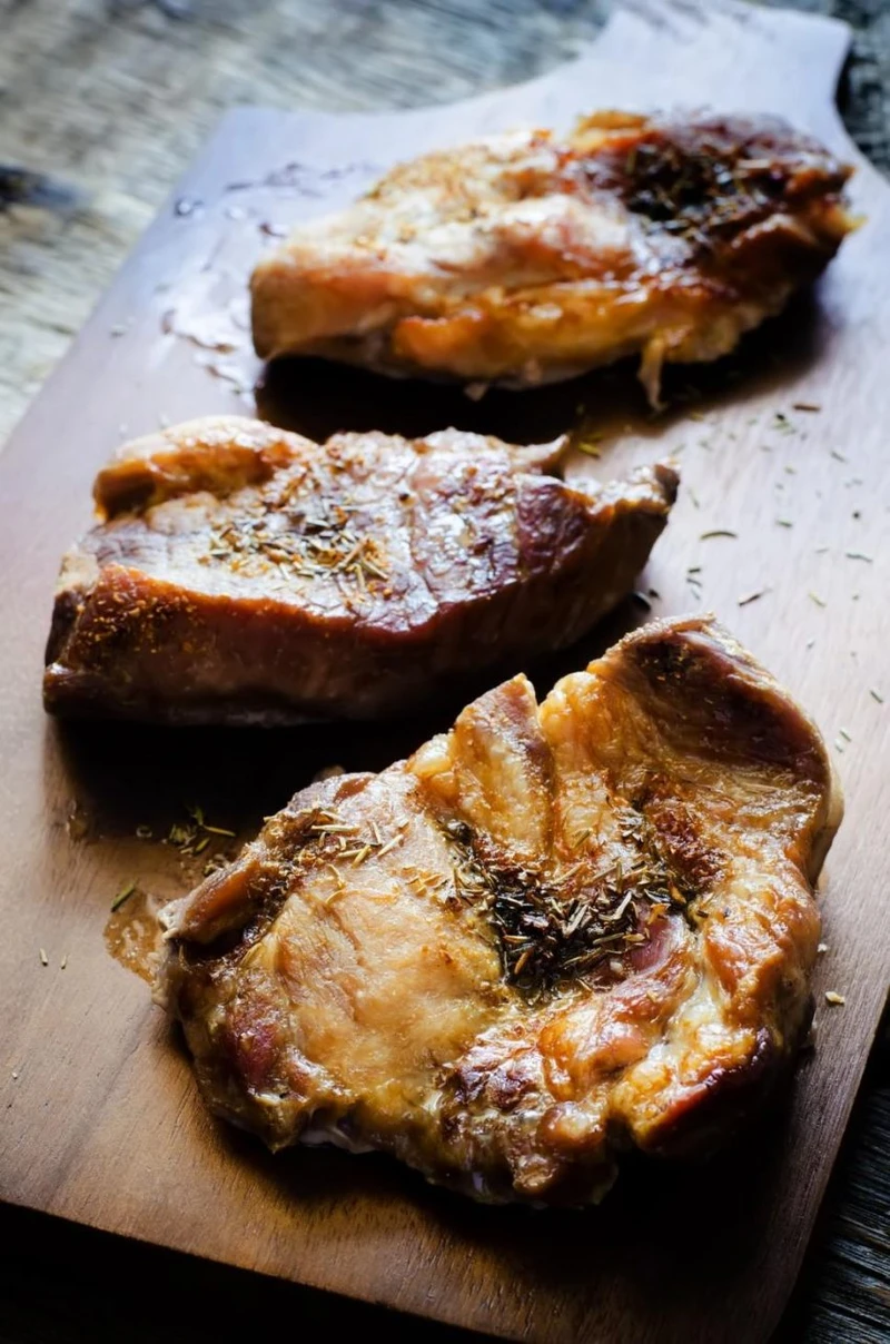 Pieczona karkówka z rozmarynem