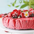 Truskawkowy tort mrożony