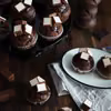 Czekoladowe muffinki z ptasim mleczkiem