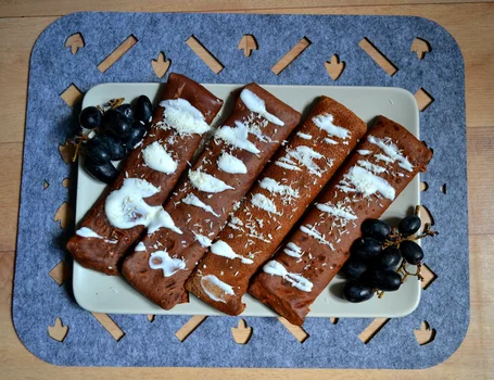CZEKOLADOWE NALEŚNIKI Z BANANOWYM NADZIENIEM