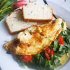 Omlet ze szpinakiem i pomidorkami