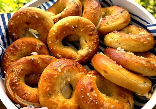 Obwarzanki nadziane serem