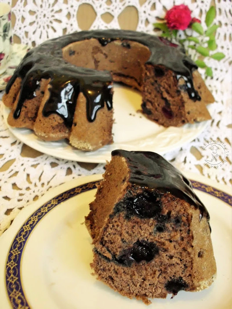 Kakaowa Babka Z Wiśniami Kandyzowanymi