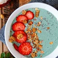 Bananowe smoothie ze spiruliną