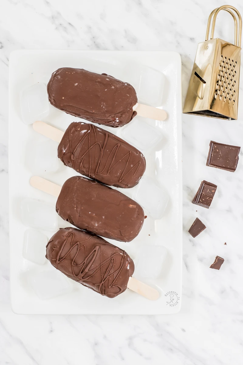 Domowe Lody Straciatella Na Patyku W Czekoladzie