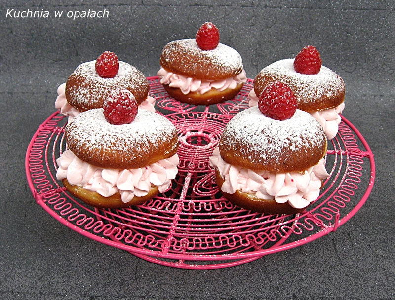 Pączki z bitą śmietaną