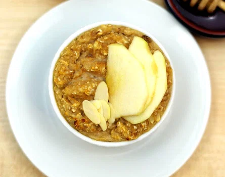 Owsianka zapiekana z jabłkiem