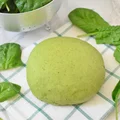 Domowy zielony makaron ze szpinakiem