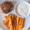Kotlety z indyka z pieczarkami i pieczonymi batatami - 339 kcal