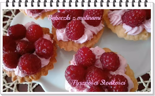 Babeczki z malinami