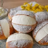 Wielkanocne włoskie bułeczki "Maritozzo quaresimale" z rodzynkami