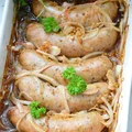 Biała kiełbasa pieczona w piwie, musztardzie i miodzie. Ten przepis rządzi w te święta!