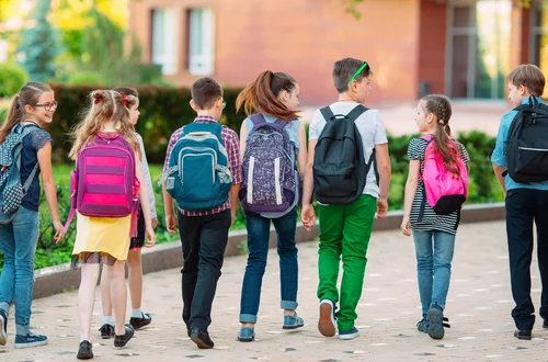 Koniec z absurdami w szkołach? MEN zrobi porządek ze statutami!