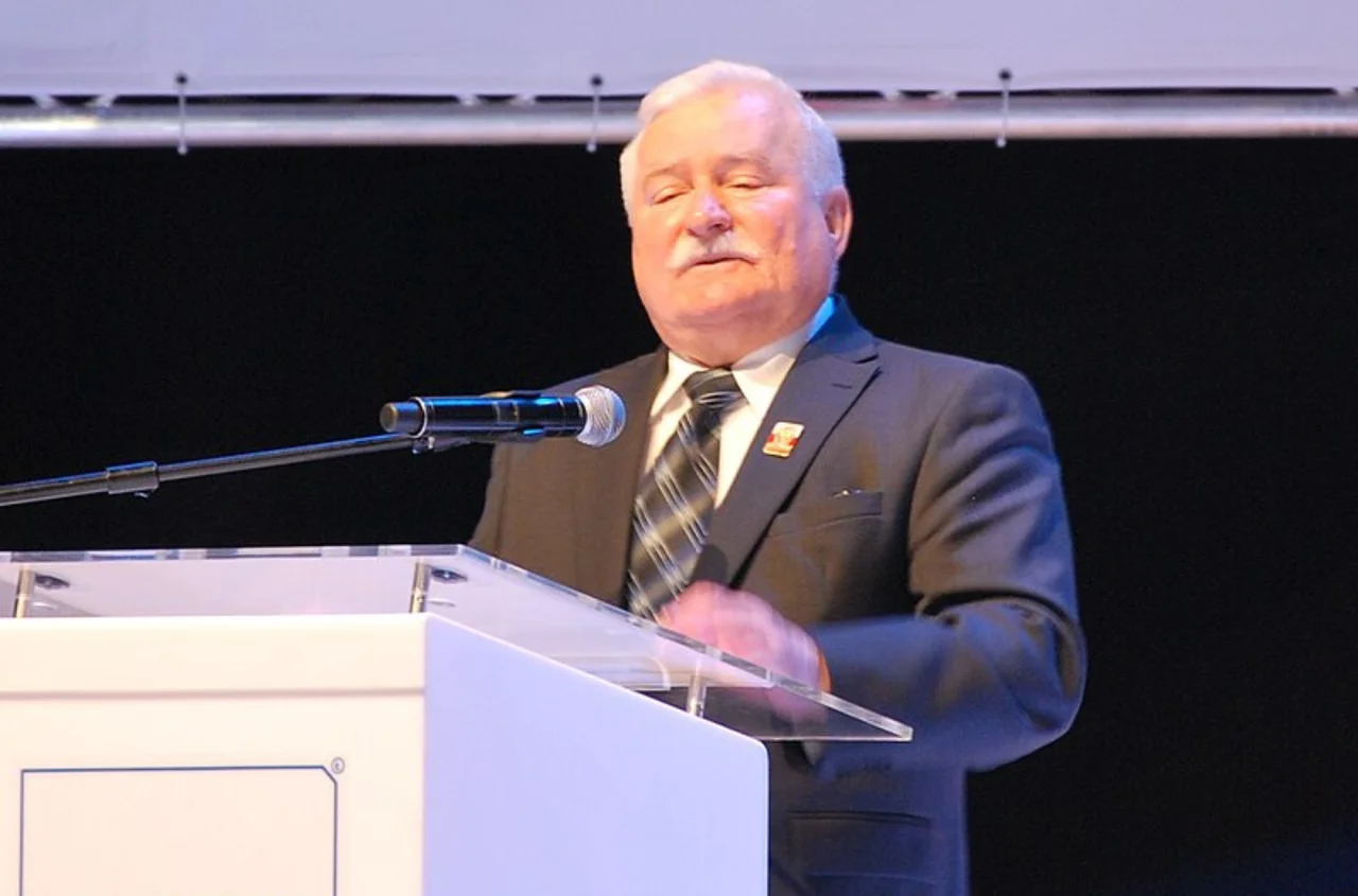 Lech Wałęsa po operacji! Były prezydent wyszedł ze szpitala!