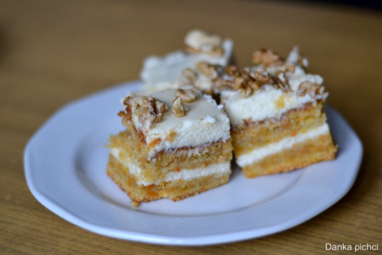 Ciasto marchewkowe z kremem mascarpone