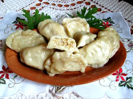Wigilijne pierogi z kapustą i kaszą po Bieszczadzku