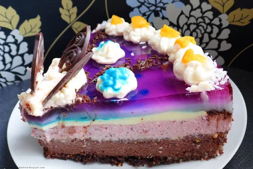 Tort czekoladowo- malinowy
