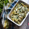 FASOLKA SZPARAGOWA ZAPIEKANA Z CURRY, BUŁKĄ TARTĄ I MOZZARELLĄ