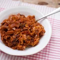 Wegański bigos z wędzonym tofu