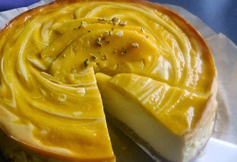 Sernik z mango i mlekiem kokosowym - bez pieczenia