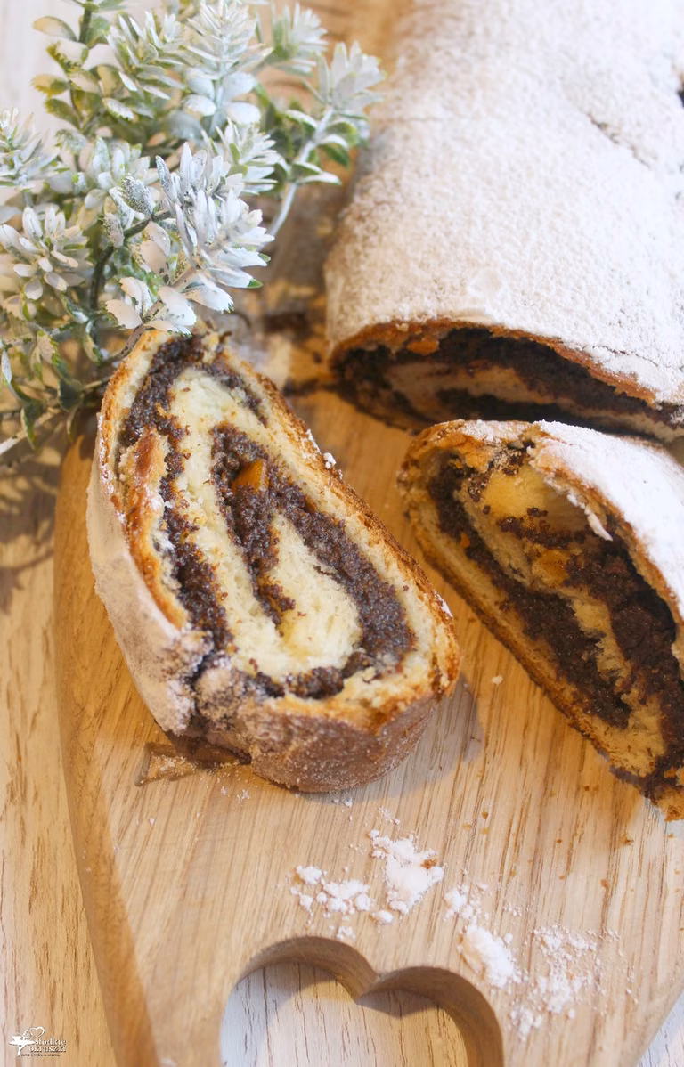 Zawijany makowiec – drożdżowy makowiec