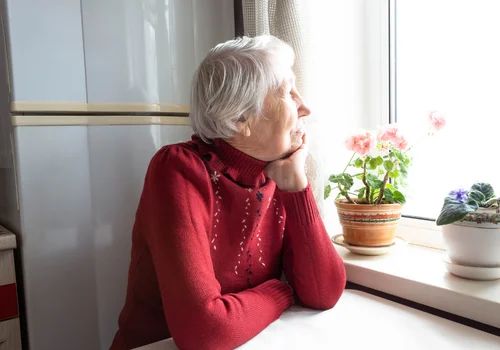 „Siostra dostała mieszkanie za opiekę, a ja zostałam z niczym.” - pisze Dorota [LIST]