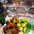 PODUDZIA KURCZAKA Z MALUTKIMI PIECZARKAMI Z SOSEM SOJOWYM