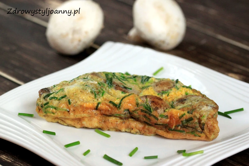 Omlet  z pieczarkami.