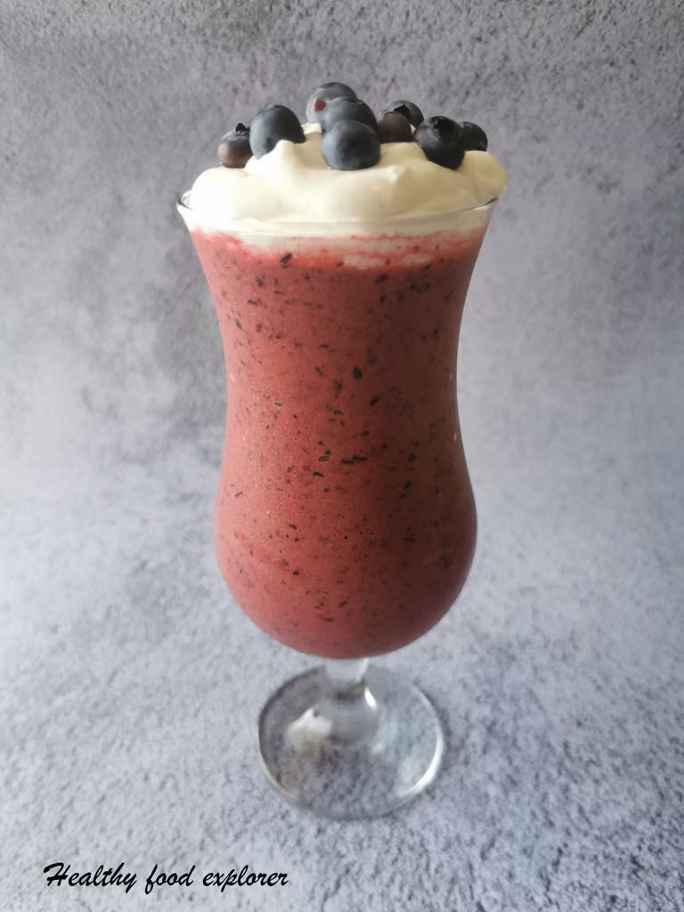 Orzeźwiające owocowe smoothie